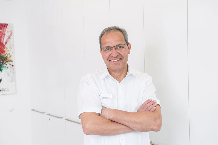 Dr. Neumeyer