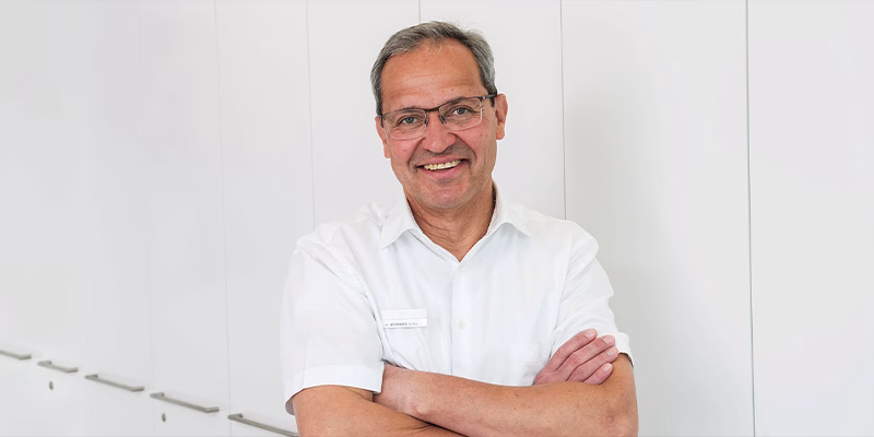 Dr. Neumeyer